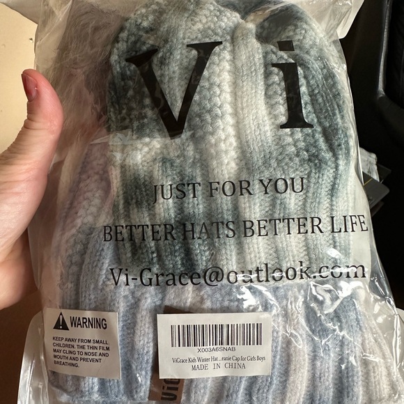 New in package 3 pack of Chenille toques with fur pompon top - lined - Picture 5 of 9